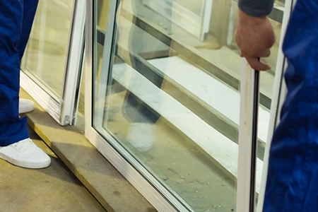 Commercial Glass Repair Technician in Tamiami, FL